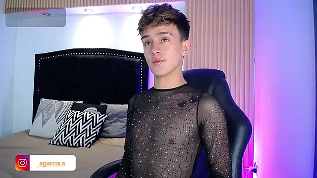 LiamWildx20 online show from April 2026 04:30:01 AM