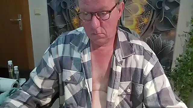 JamesBauer online show from November 2025 04:44:02 AM