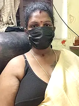 Snapshot of poojaa-rani chatting on November 2025 05:12:02 PM poojaa-rani online show from November 2025 05:12:02 PM