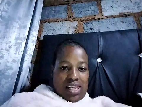 sexylira online show from April 2026 06:10:01 PM