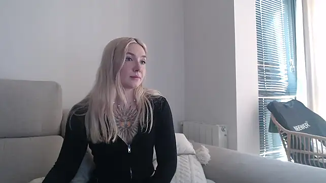 tattoobbgirl online show from October 2025 11:32:02 AM