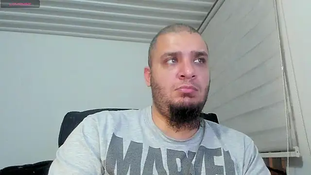 Snapshot of SIGFRID_J chatting on March 2025 02:04:02 AM SIGFRID J online show from March 2025 02:04:02 AM