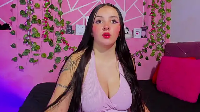 Snapshot of _mia_and_mike_ chatting on March 2025 11:53:01 AM mia and mike online show from March 2025 11:53:01 AM