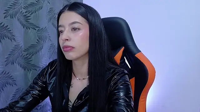 Misscarolsph online show from May 2026 07:09:02 PM
