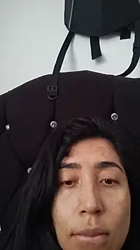 Elowyn online show from November 2025 01:04:02 PM