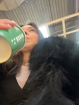 MilaBee online show from March 2026 07:12:02 AM