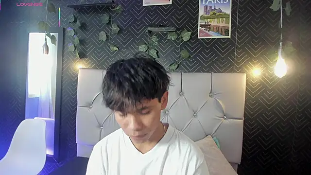 Snapshot of Ethan_Westt chatting on May 2026 09:42:02 PM Ethan Westt online show from May 2026 09:42:02 PM