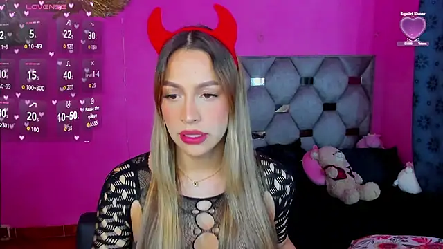 Snapshot of hanna_tss chatting on October 2025 03:18:01 AM hanna tss online show from October 2025 03:18:01 AM