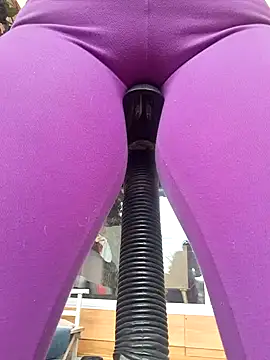 Amadamilf1980 online show from December 2025 03:10:01 PM