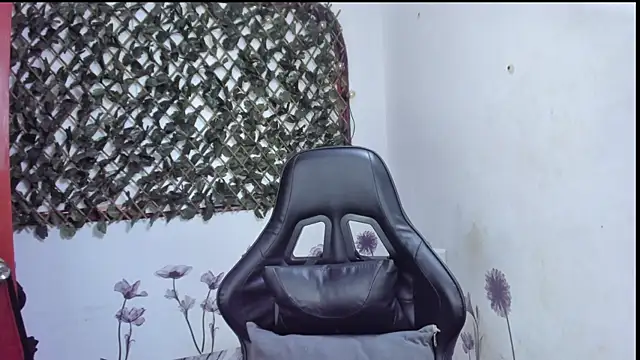 Sarahbrowm  online show from October 2025 06:28:01 PM