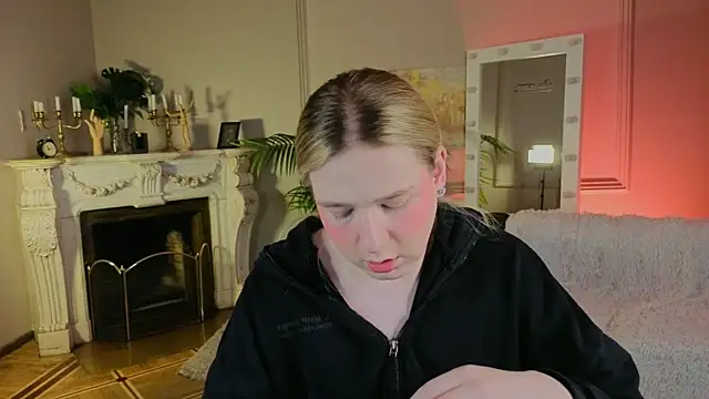 Jes Solar online show from October 2025 11:39:01 AM