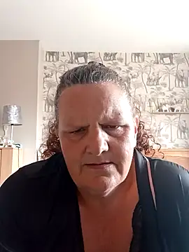 MissQueenBeex online show from March 2025 03:20:01 PM