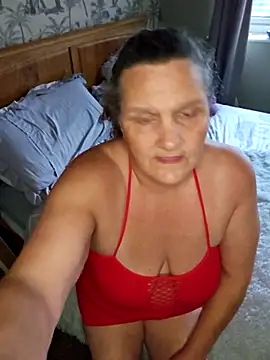 MissQueenBeex online show from October 2025 04:19:01 PM