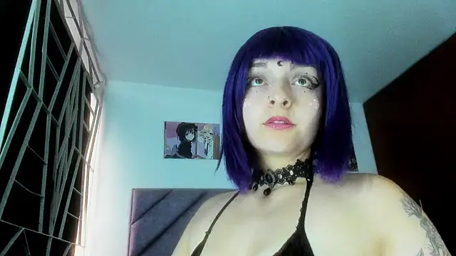 Snapshot of KARINNA__RAVEN chatting on October 2025 10:32:02 PM KARINNA RAVEN online show from October 2025 10:32:02 PM