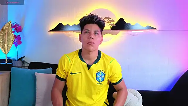 Snapshot of Almiboys chatting on June 2026 09:13:02 PM Almiboys online show from June 2026 09:13:02 PM