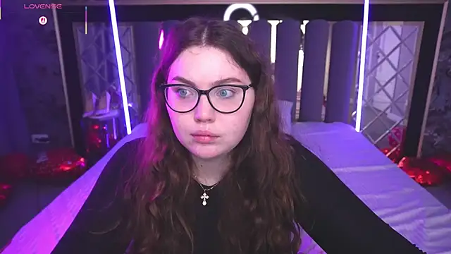 LuxSopphia online show from February 2026 08:05:01 PM