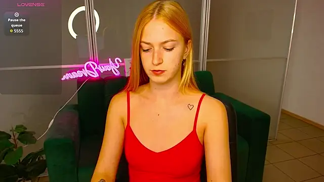 MirandaMayers online show from September 2025 08:24:02 PM