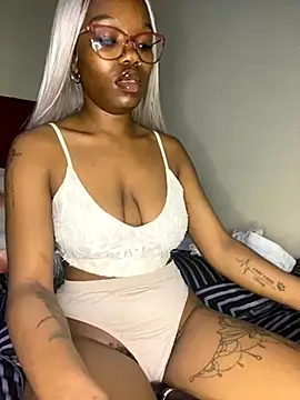 YummyMelanin117 online show from October 2025 11:49:01 PM