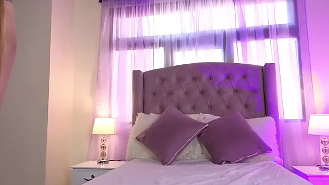 zaraquiinn online show from October 2025 01:56:01 PM