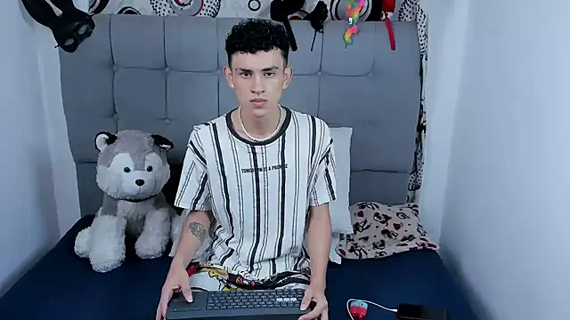 jeims hotboy online show from September 2025 12:47:01 AM