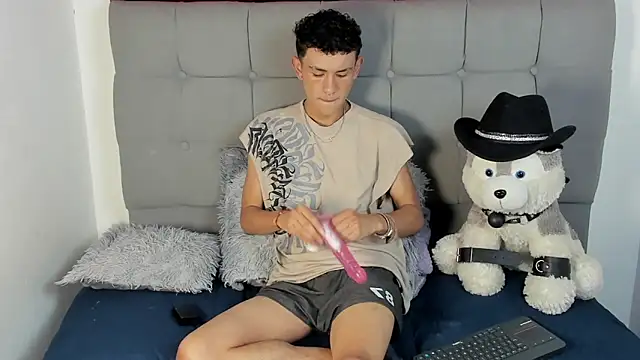 jeims hotboy online show from June 2026 04:37:02 AM