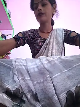 Eshna Dabral online show from October 2025 01:25:01 AM