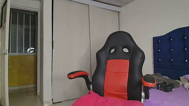 Snapshot of lovehotpink chatting on October 2025 11:25:02 PM lovehotpink online show from October 2025 11:25:02 PM