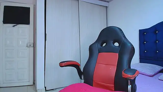 Snapshot of lovehotpink chatting on November 2025 07:23:02 PM lovehotpink online show from November 2025 07:23:02 PM