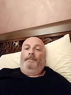 Alexis Bull online show from September 2025 08:04:02 AM