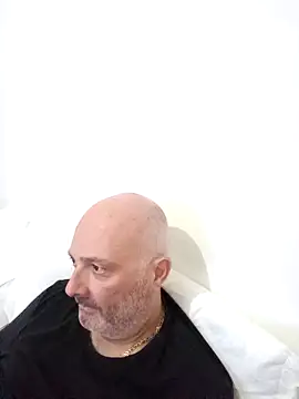 Alexis Bull online show from October 2025 12:37:02 PM