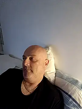 Alexis Bull online show from December 2025 11:45:01 PM