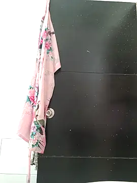 Snapshot of Yuli_Mars chatting on October 2025 04:22:01 PM Yuli Mars online show from October 2025 04:22:01 PM