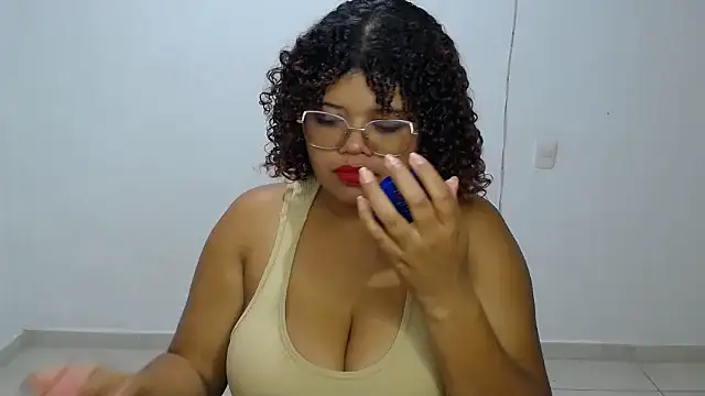 natalietits1 online show from December 2025 06:00:01 AM