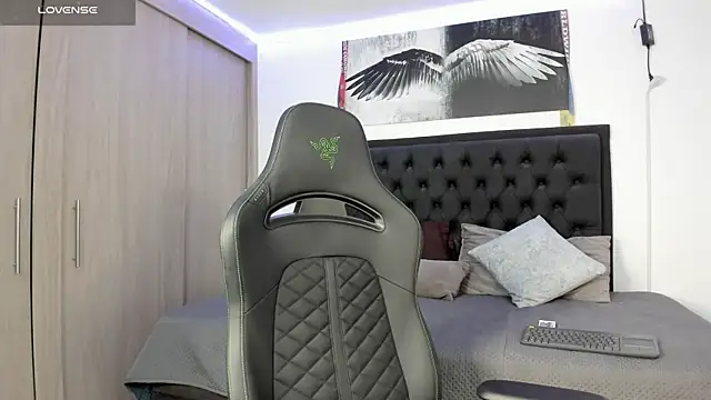 santi aesthetic online show from October 2025 03:59:01 AM