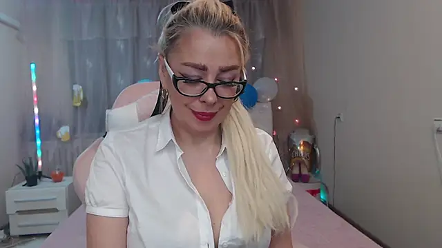 Snapshot of KatrinaCharm chatting on October 2025 06:22:02 AM KatrinaCharm online show from October 2025 06:22:02 AM