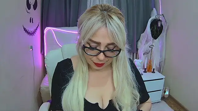 Snapshot of KatrinaCharm chatting on October 2025 06:57:02 AM KatrinaCharm online show from October 2025 06:57:02 AM