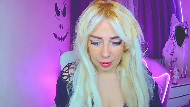 Snapshot of KatrinaCharm chatting on November 2025 07:10:02 AM KatrinaCharm online show from November 2025 07:10:02 AM