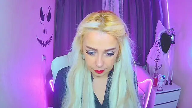 Snapshot of KatrinaCharm chatting on November 2025 07:11:02 AM KatrinaCharm online show from November 2025 07:11:02 AM