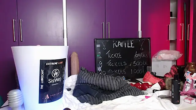 siswett online show from March 2025 06:01:02 PM