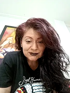 lunadicty online show from February 2026 11:44:01 PM