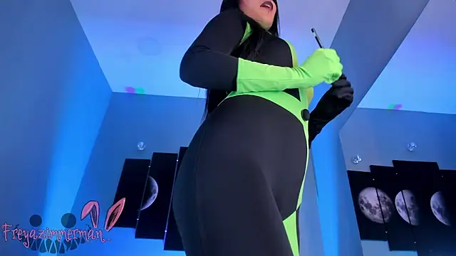 Snapshot of FreyaZimmerman_ chatting on October 2025 08:28:01 PM FreyaZimmerman online show from October 2025 08:28:01 PM