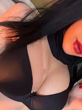 QueenLujaine online show from April 2026 07:45:01 AM