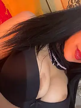 QueenLujaine online show from April 2026 09:26:01 PM