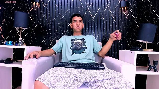 Matt Ruso online show from October 2025 07:01:02 PM