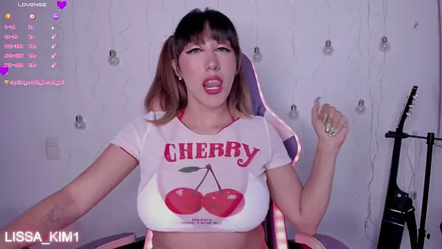 Snapshot of Lissa_Kim1 chatting on November 2025 10:26:01 AM Lissa Kim1 online show from November 2025 10:26:01 AM