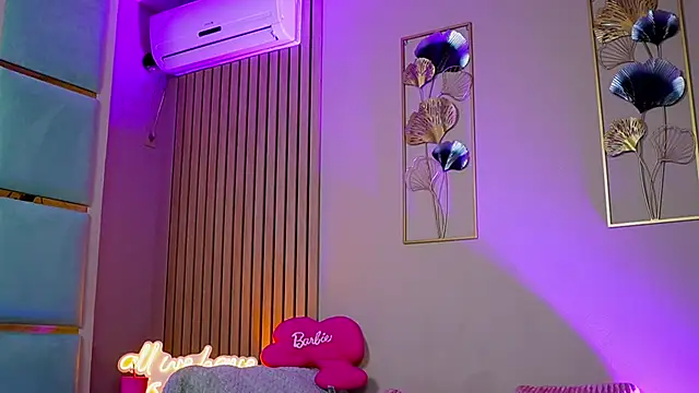 SabrinaJade online show from October 2025 05:32:01 AM