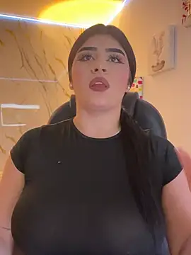 Kariina  69 online show from January 2026 01:43:01 AM