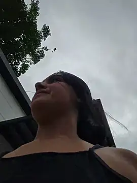 Snapshot of Rosa_Warreen_ chatting on October 2025 12:50:02 PM Rosa Warreen online show from October 2025 12:50:02 PM