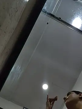 Snapshot of Rosa_Warreen_ chatting on October 2025 12:23:02 PM Rosa Warreen online show from October 2025 12:23:02 PM