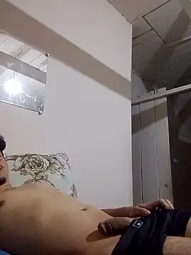 Snapshot of Omoraia chatting on September 2025 10:10:02 PM Omoraia online show from September 2025 10:10:02 PM